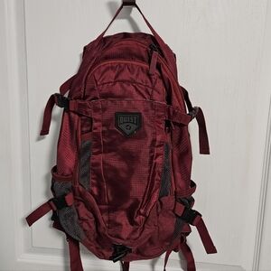Quest Hydration Pack w/ Bladder Hiking Outdoors Ski Deep Red Gray Backpack